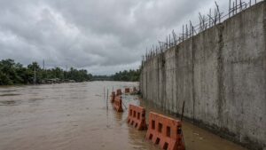 Flood control construction and public budget oversight